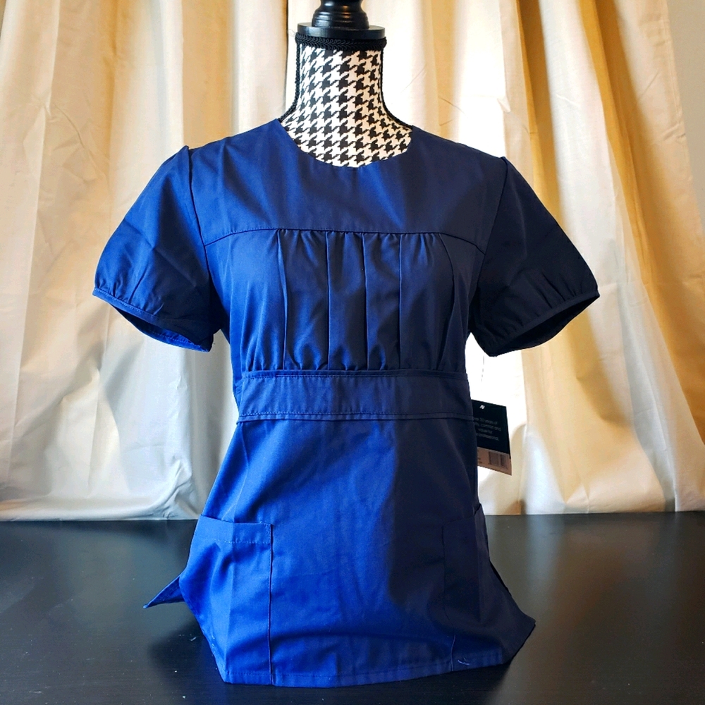 Adar Medical: Nurses Scrub Top.